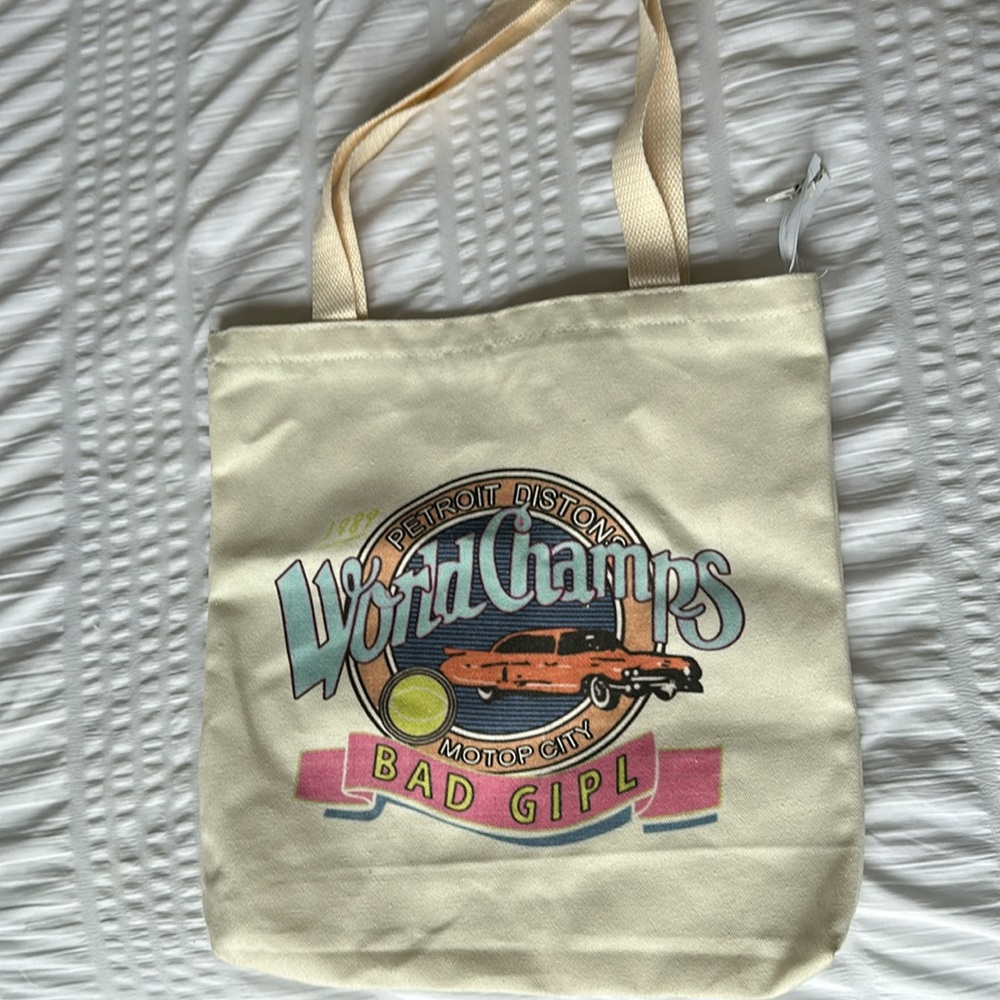 Tote bag